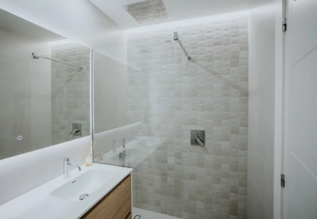 Img Bano con pared texturizada 4